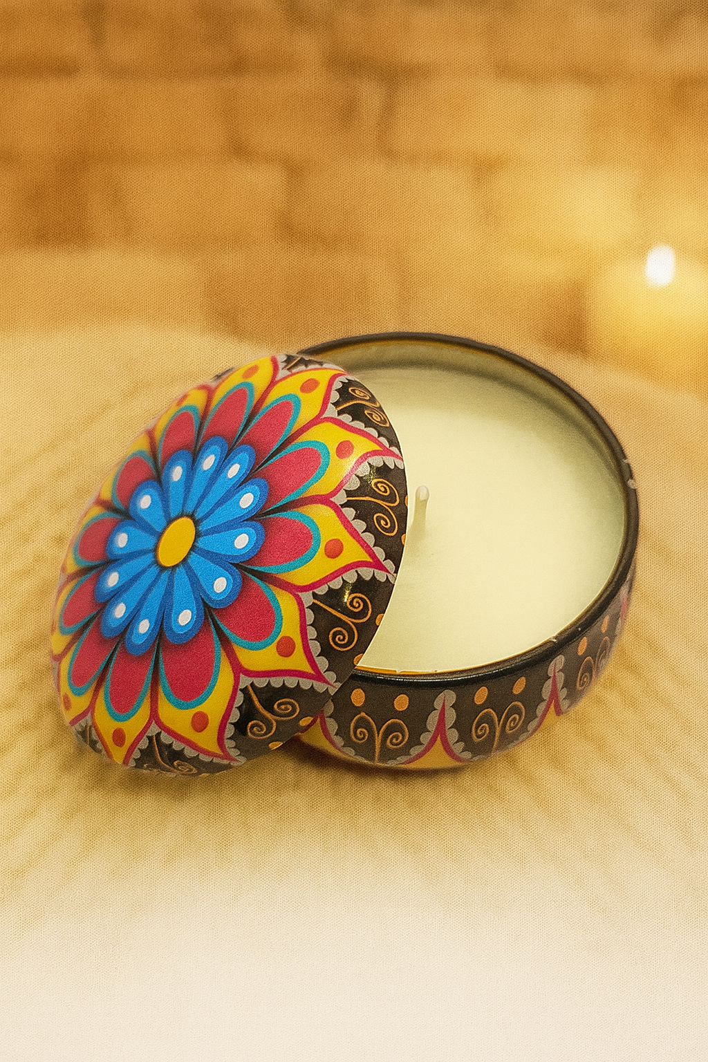 Vibrant Musk Scented Candle – 60g