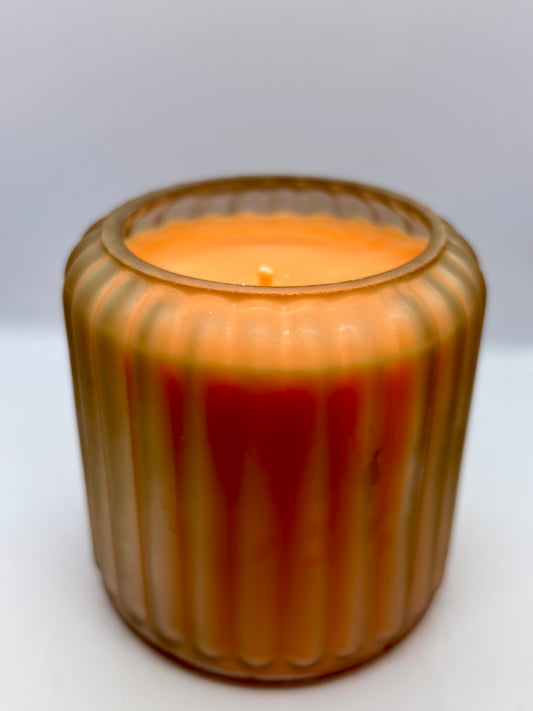 Amber Glow Ribbed Jar Candle – Warm & Elegant Home Décor